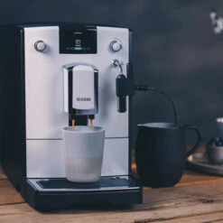 NICR 560 Caferomatica -Kaffeeserie Geschäft 105021 105021 nivona nicr 560 weiss chrom mood 1