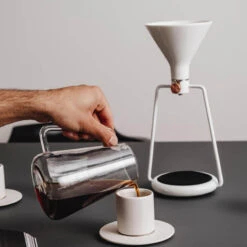 GINA BASIC Kaffeebereiter Weiss 7 GINA BASIC Kaffeebereiter Weiss -Kaffeeserie Geschäft 105085 105085 goat story gina basic kaffeebereiter moodgiessen