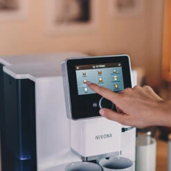 NICR 965 CafeRomatica -Kaffeeserie Geschäft 105381 105381 nivona caferomatica nicr 965 whiteline chrom 4