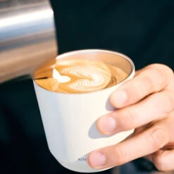 Kinto To-Go Tumbler 240 Ml Mit Stöpsel Weiss 7 Kinto To-Go Tumbler 240 Ml Mit Stöpsel Weiss -Kaffeeserie Geschäft 105560 105560 kinto togotumbler 240ml with plug white 4